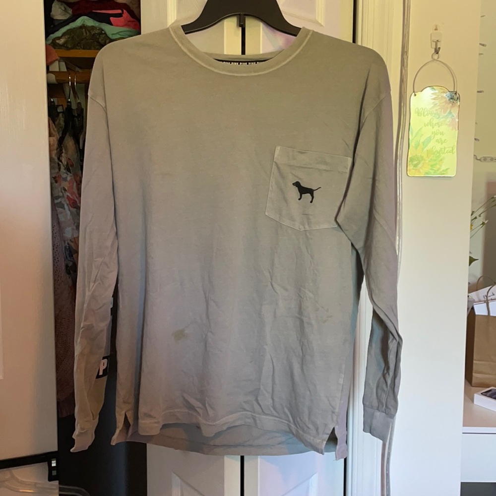 Size large long sleeve VS shirt